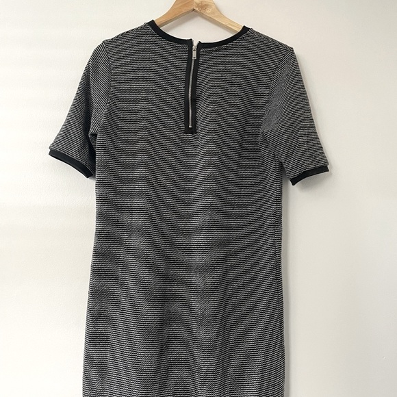 Zara Light Knit Black and White Mid-sleeve Dress with Zipper on Back - Picture 3 of 5